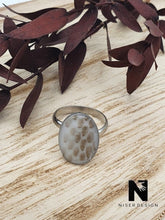 Lade das Bild in den Galerie-Viewer, Fingerring Schlangenhaut MEDUSA Neu - NISER DESIGN
